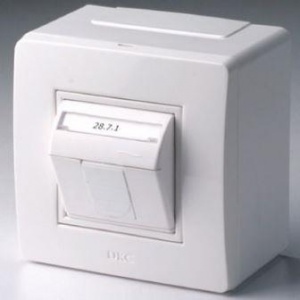 10665B | Коробка в сборе с 1 розеткой RJ45, кат.5е (телефон / компьютер), коричневая (розница)